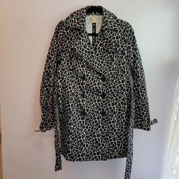 Vertigo Paris Black and White Trench Coat Size Med. - Picture 3 of 7